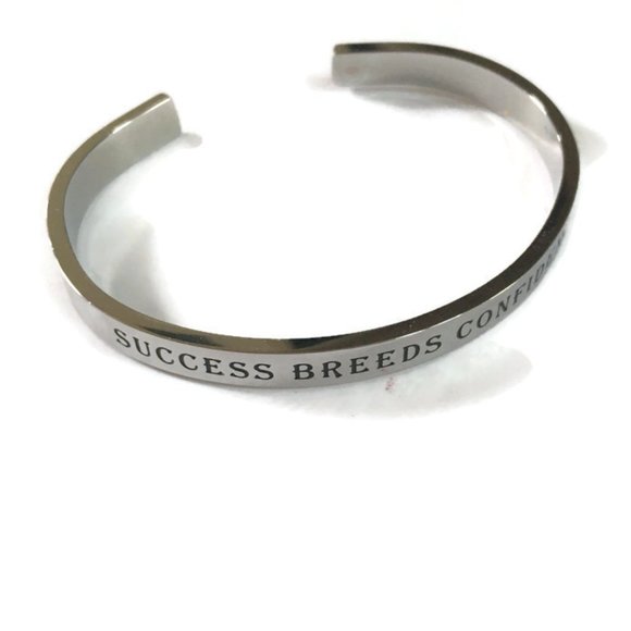 Success Breeds Confidence Beryl Markham bracelet - Picture 9 of 9